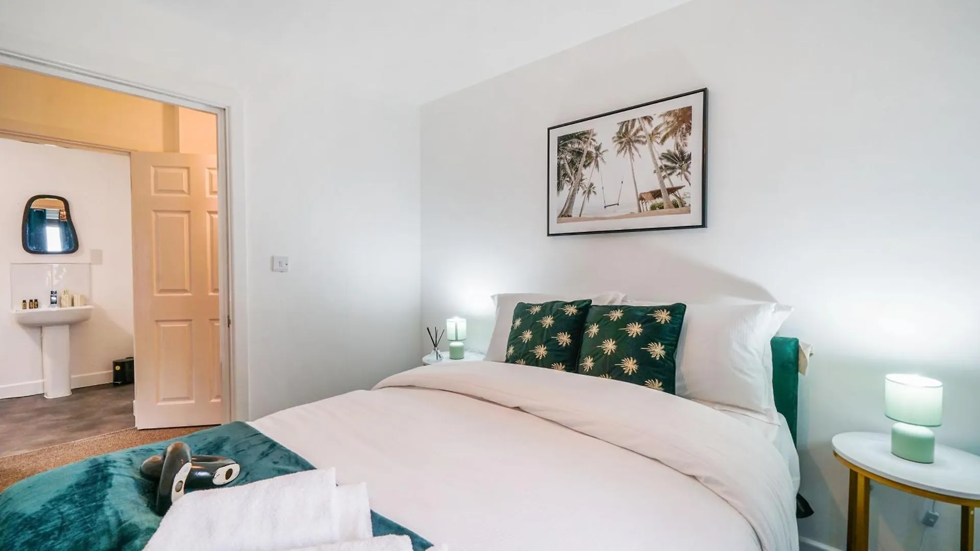 Modern Apartments With Free Parking Near Heathrow Colnbrook United Kingdom
