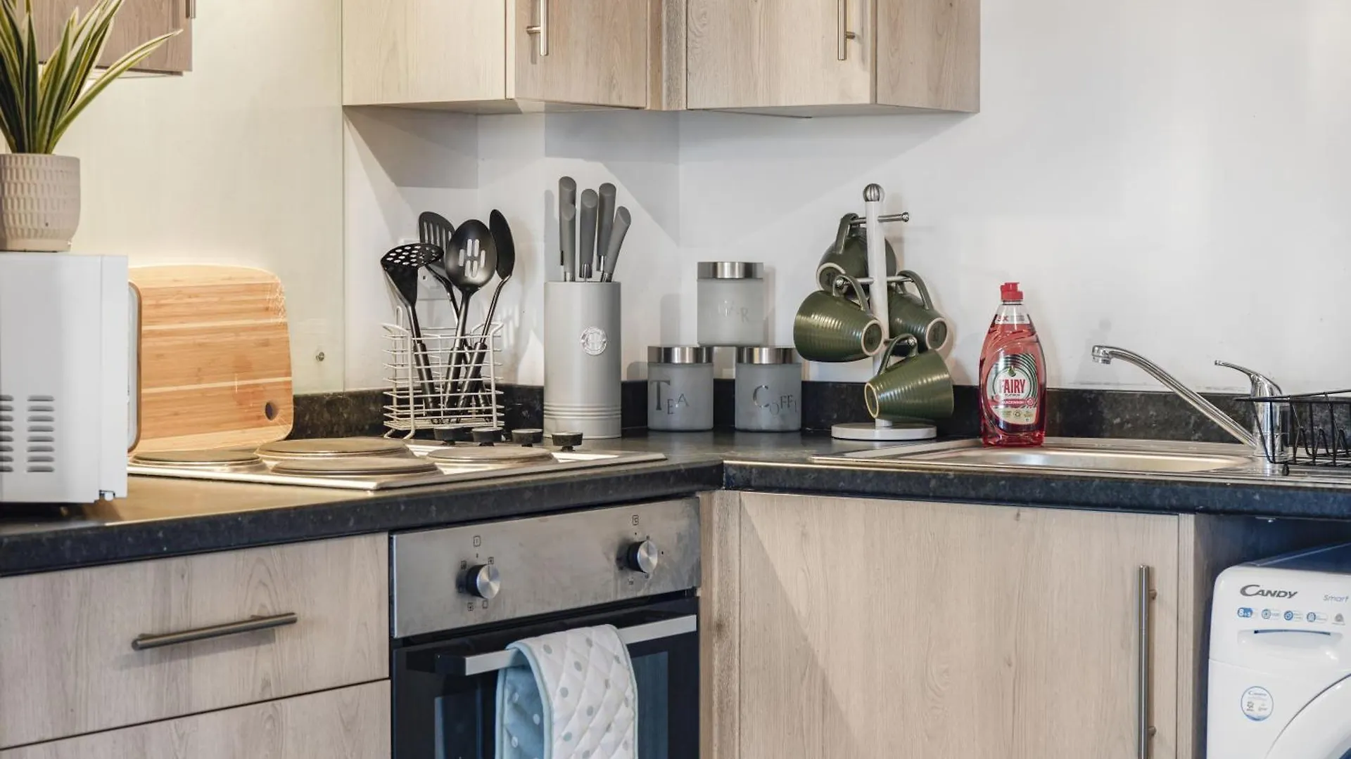 Modern Apartments With Free Parking Near Heathrow Colnbrook