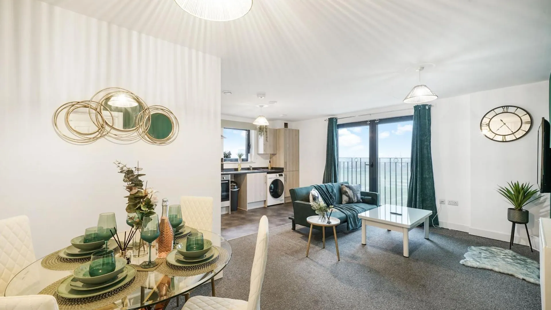 Modern Apartments With Free Parking Near Heathrow Colnbrook