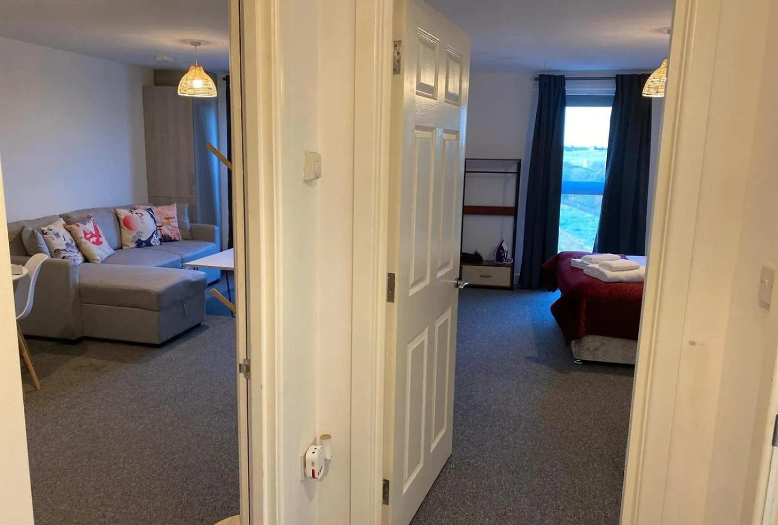 Modern Apartments With Free Parking Near Heathrow Colnbrook