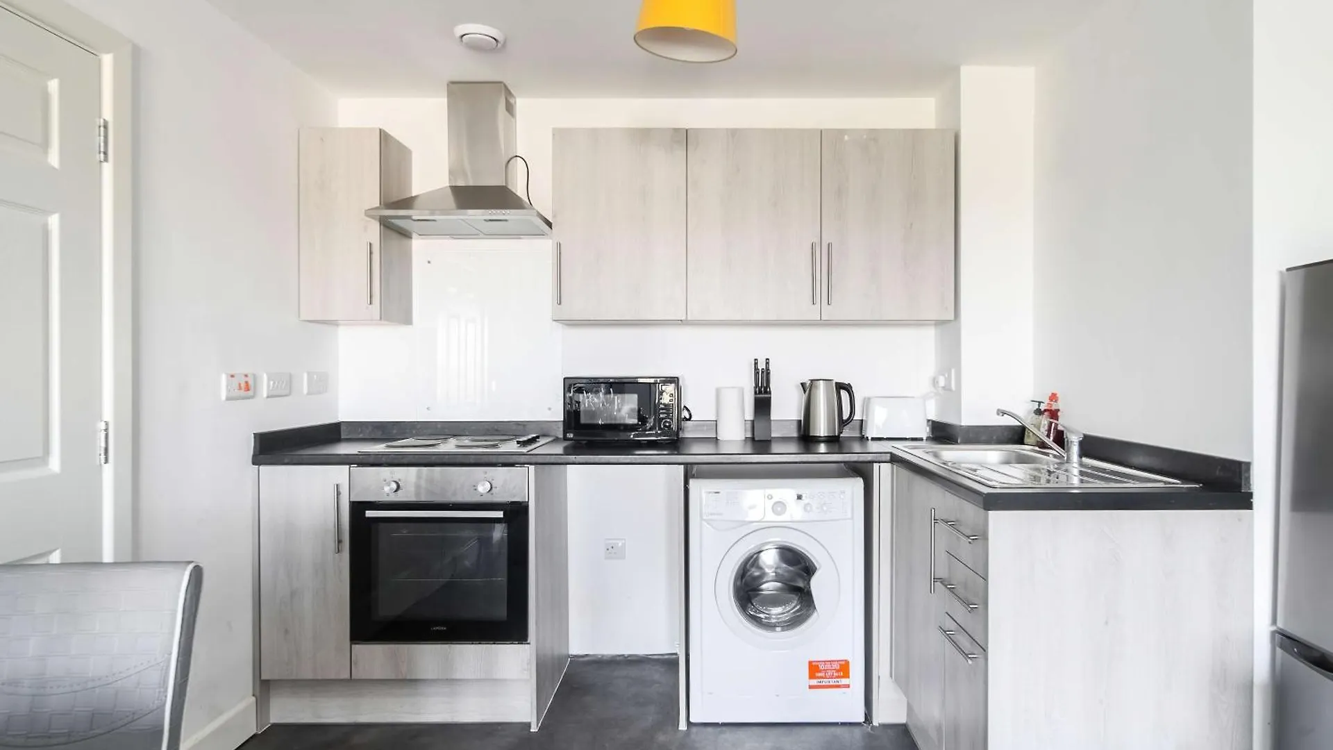 Modern Apartments With Free Parking Near Heathrow Colnbrook