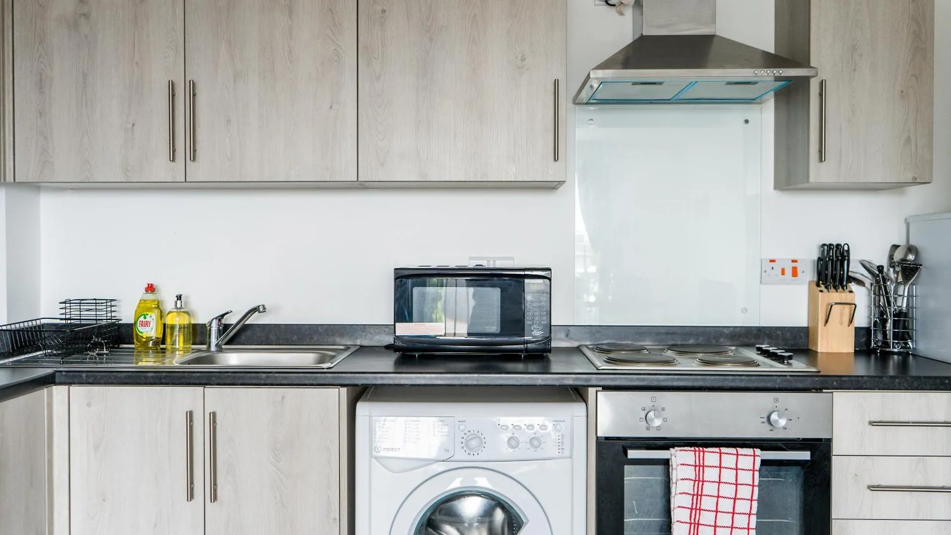 Modern Apartments With Free Parking Near Heathrow Colnbrook