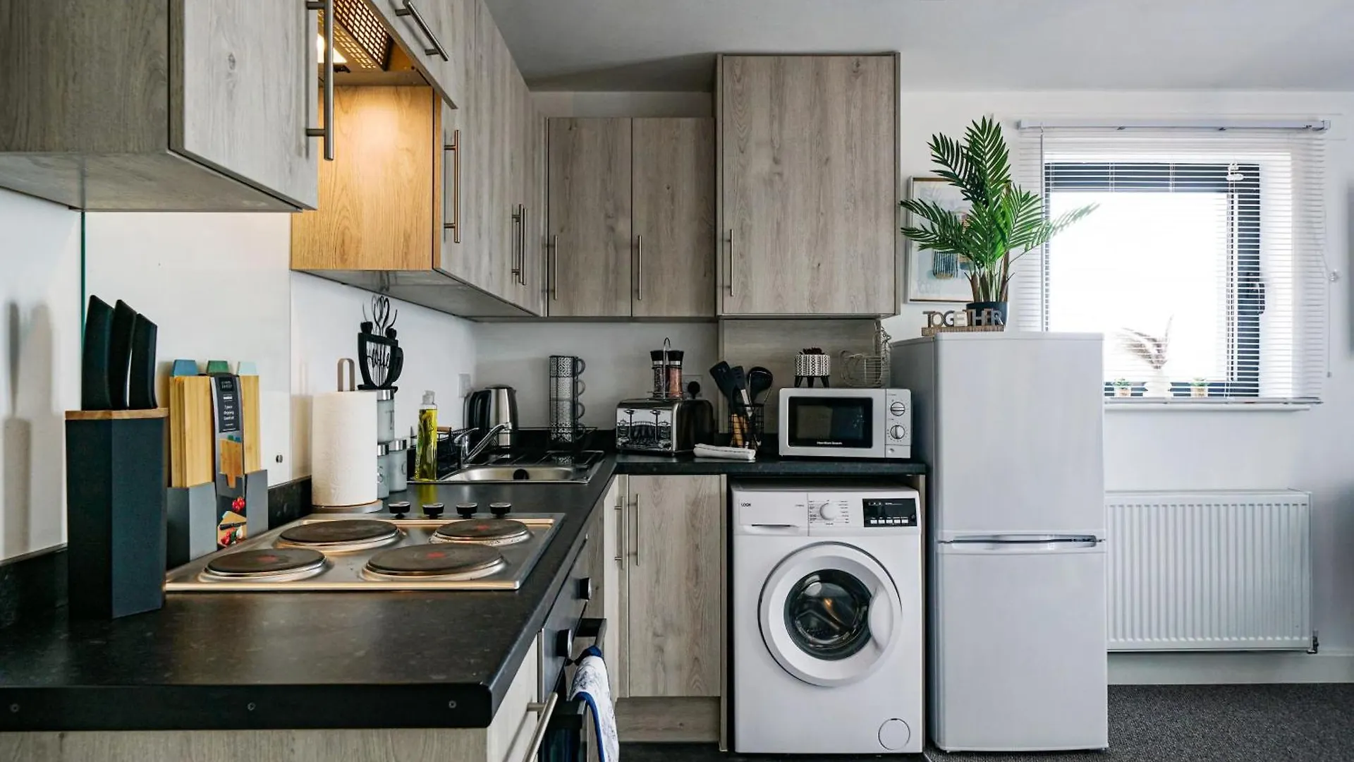 Modern Apartments With Free Parking Near Heathrow Colnbrook
