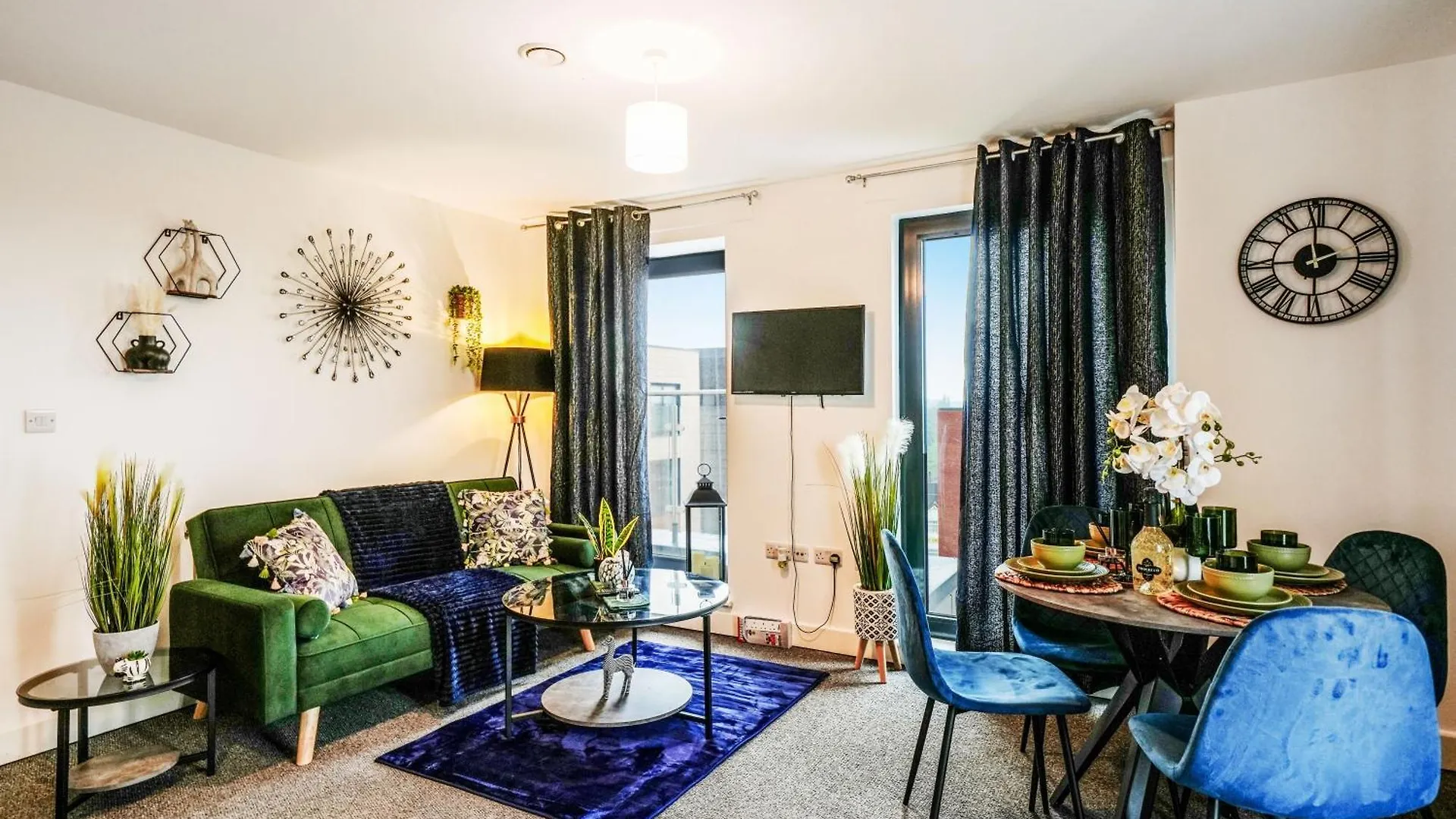 Modern Apartments With Free Parking Near Heathrow Colnbrook