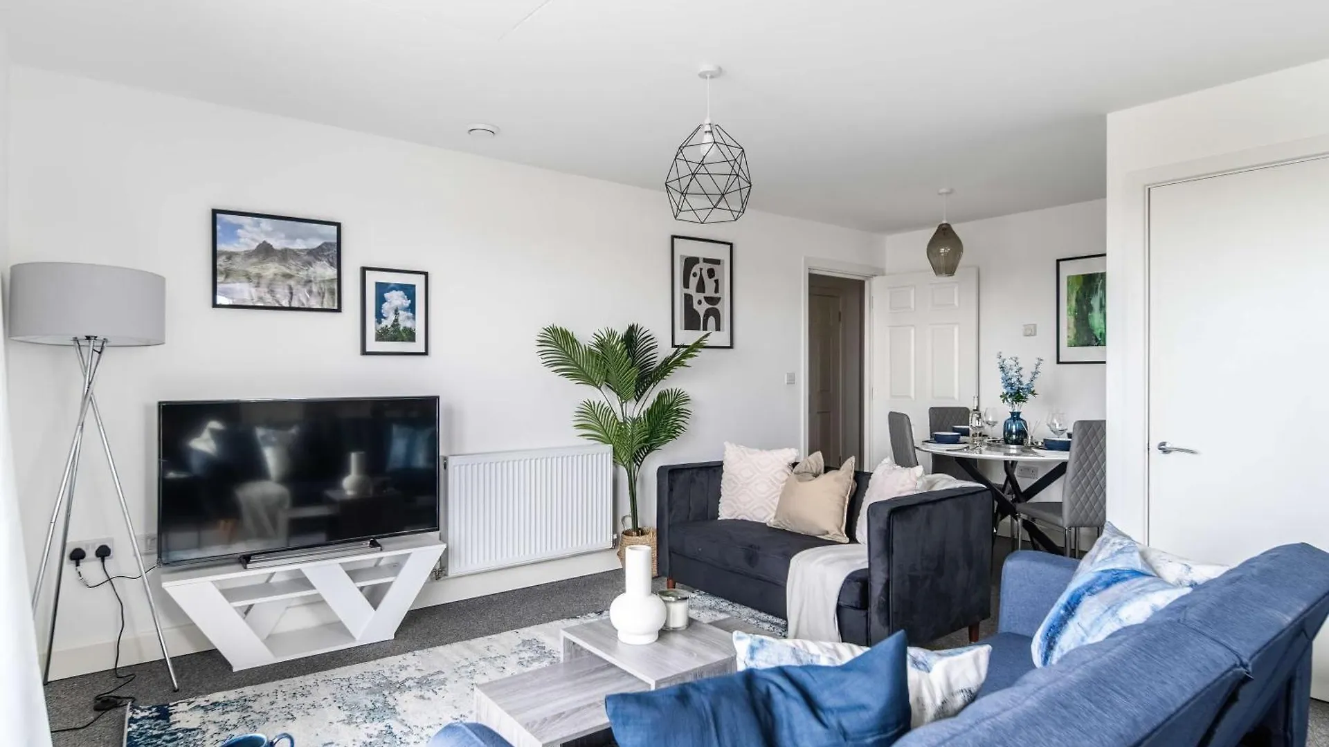Modern Apartments With Free Parking Near Heathrow Colnbrook