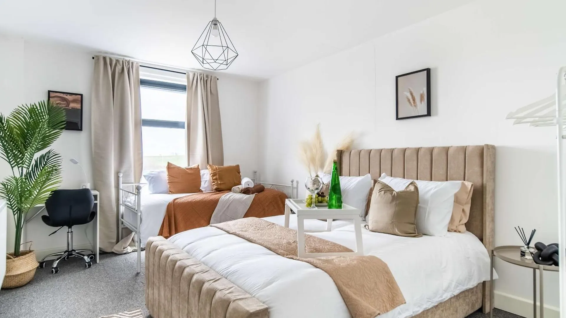 Modern Apartments With Free Parking Near Heathrow Colnbrook United Kingdom