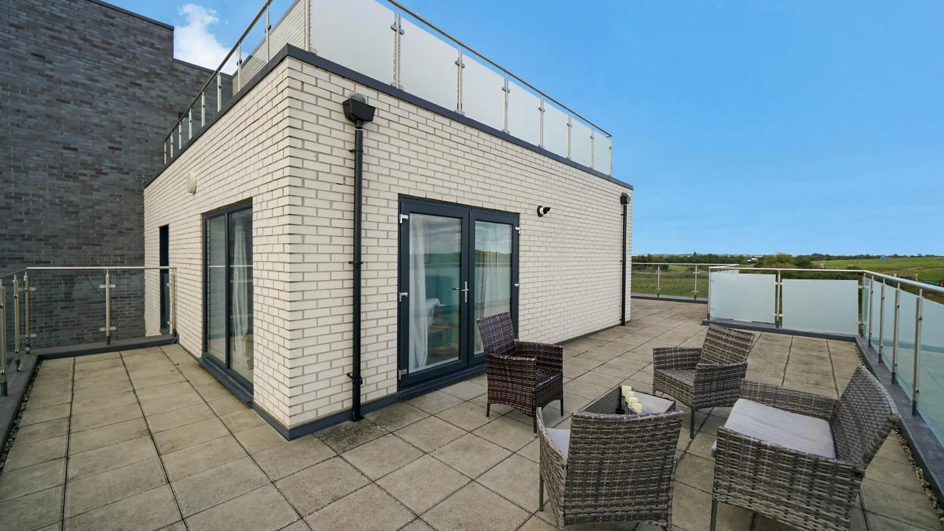 Modern Apartments With Free Parking Near Heathrow Colnbrook United Kingdom
