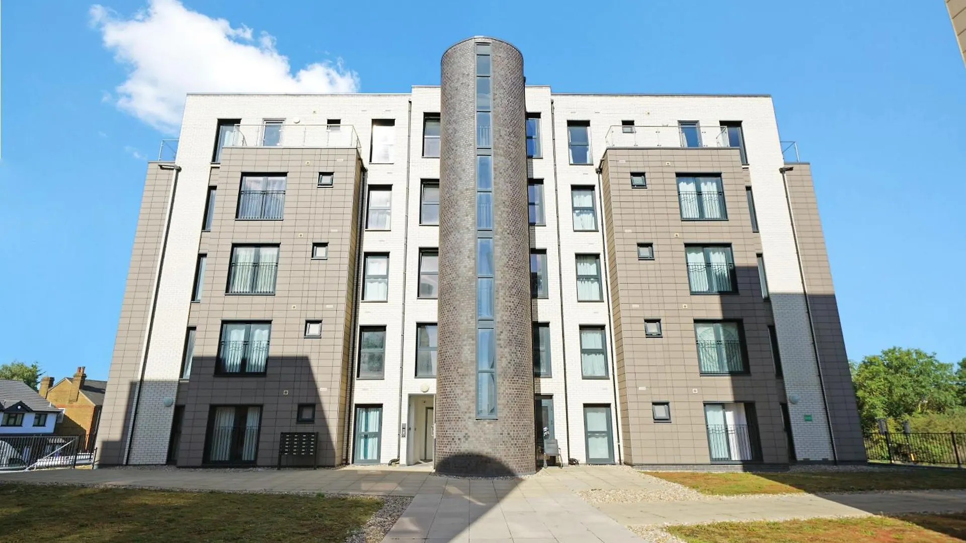 Modern Apartments With Free Parking Near Heathrow Colnbrook United Kingdom
