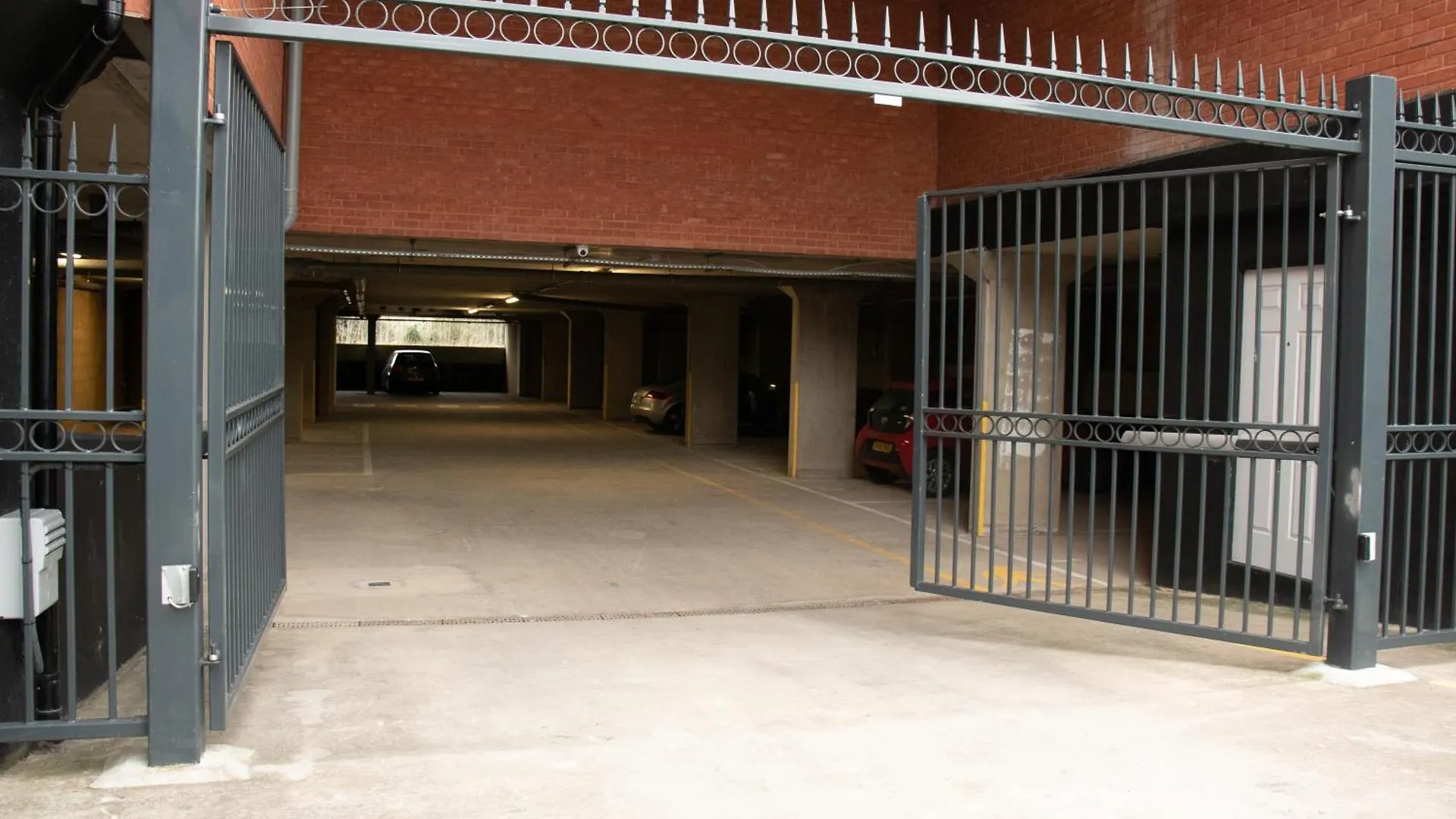 Modern Apartments With Free Parking Near Heathrow Colnbrook